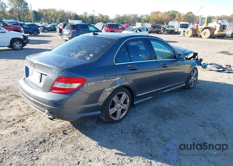 2011 Mercedes-Benz C 300 Sport 4Matic z USA, uszkodzony, nr VIN WDDGF8BB5BR182485